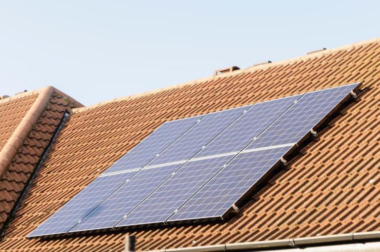 Installer des panneaux solaires photovoltaïques, le guide complet